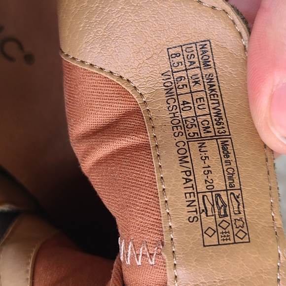 Vionic Naomi Ankle Boots - Picture 9 of 12